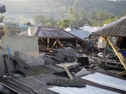Das schwere Erdbeben vor knapp einer Woche auf der indonesischen Ferieninsel Lombok hat weit mehr Menschen das Leben gekostet als bisher vermutet. Die offizielle Zahl habe nun 387 Todesopfer erreicht, sagte ein Sprecher der nationalen Katastrophenschutzbehörde. (Bild: Keystone/AP/FIRDIA LISNAWATI)