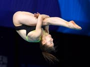 Die Schweizer Wasserspringerin Michelle Heimberg greift am Samstagabend vom 3-m-Brett nach den Medaillen (Bild: KEYSTONE/EPA/WILL OLIVER)