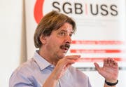 Gewerkschaftschef Paul Rechsteiner spricht an einer Medienkonferenz zum Rahmenvertrag Schweiz - EU und flankierender Massnahmen. ((Thomas Hodel/Keystone (Bern, 8. August 2018))