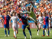 Am Ende rettete Torhüter Jonas Omlin dem FC Basel den knappen Sieg (Bild: KEYSTONE/GEORGIOS KEFALAS)