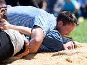 Kilian Wenger, hier im 5. Gang gegen Philipp Aellen, gewann mit fünf Siegen und einem Gestellten das Bernisch Kantonale in Utzenstorf (Bild: KEYSTONE/ANTHONY ANEX)
