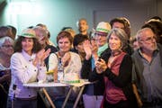 Begeistertes Mitklatschen beim Auftritt des "Item Quartett" in der Chalberhalle. (Bild: Ralph Ribi)