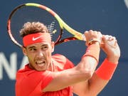 Rafael Nadal zeigt Stefanos Tsitsipas an dessen 20. Geburtstag die Grenzen auf (Bild: KEYSTONE/AP The Canadian Press/NATHAN DENETTE)