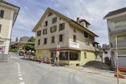 Älter, als es von aussen scheint: Das alte Gerichtsgebäude von Ruswil war hinter der Fassade dieses Hauses versteckt. (Bild: Denkmalpflege Luzern)