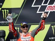 Jorge Lorenzo feiert in Spielberg seinen dritten Saisonsieg, den 68. insgesamt (Bild: KEYSTONE/AP/PETR DAVID JOSEK)