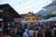 Die Menschenmassen am Streetfoodfestival "Alpnach isst". (Bild: Patricia Helfenstein-Burch (Alpnach, 11. August 2018))