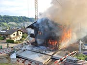 Ein Haus, das sich im Umbau befindet, hat in Malters LU gebrannt. (Bild: Luzerner Polizei)