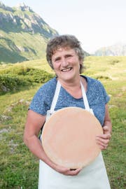 Alp Oberalp in Isenthal: Käserin Claudia Arnold-Aregger. (Bild Christof Hirtler, Isenthal, 25. Juli 2018)