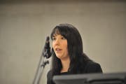 Finanzvorsteherin Ariana Brühwiler präsentiert an der Schulgemeindeversammlung vom 1. Dezember 2015 das Budget für das kommende Jahr. (Archivbild: Olaf Kühne)