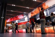2008 eröffnete der bisherige Migros Take Away im Metalli. Nun ist er mit dem Daily Take Away ersetzt worden. (Archivbild Werner Schelbert)
