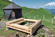 Die Skulptur «Ort 4» von Jo Achermann, aufgestellt im Abgschütz im Kanton Obwalden neben der SAC-Schutzhütte. (Bild: PD)