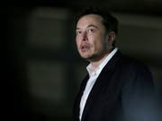 Tesla-Chef Elon Musk ist offenbar in Kontakt mit dem saudischen Staatsfonds wegen seiner Börsenrückzugs-Pläne. (Bild: KEYSTONE/AP/KIICHIRO SATO)