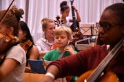 130 Kinder proben für den Auftritt im KKL. (Bild: LF/Diego Ravetti)