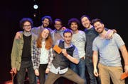 Die Gewinner des Bandwettbewerbs vom April treten am «Spektakulair» in Kirchberg auf: die Band Airtrain (von rechts die ersten drei) und die Band Adam’s Wedding. (Bild: Christoph Heer)