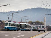 Qualitativ hochstehendes Angebot zu einem akzeptablen Preis: Eine neue Studie erteilt dem öffentlichen Verkehr der Schweiz im europäischen Vergleich die beste Note. (Bild: KEYSTONE/CHRISTIAN MERZ)