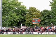 Fussball auf dem Land: Super-League-Vereine gastieren im Cup bei kleinen Dorfvereinen und sorgen für Wirbel. (Bild: Salvatore Di Nolfi/Keystone)