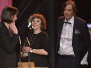 Für ihren Kinofilm «Der Goalie bin ig» gewannen Sabine Boss (Mitte) und Pedro Lenz vier Schweizer Filmpreise. Nun plant das Duo, Lenz' Roman «Di schöni Fanny» zu verfilmen. (Bild: Keystone/EQ IMAGES/MELANIE DUCHENE)