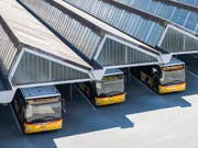 Der PostAuto-Skandal ist noch nicht ausgestanden: Am Mittwoch hat das Bundesamt für Polizei (fedpol) beim bundesnahen Unternehmen eine Hausdurchsuchung durchgeführt. (Bild: KEYSTONE/PETER KLAUNZER)