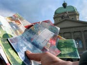 Geldsegen für den Bund: Der Bund rechnet 2018 erneut mit einem deutliche höheren Überschuss als budgetiert. (Bild: KEYSTONE/MARTIN RUETSCHI)