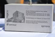 Geschenk für die Beteiligten, einsetzbar als Briefbeschwerer oder Türstopper. (Bild: Ruben Schönenberger)