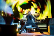 Das Konzert der «Toten Hosen» – hier mit Sänger Campino am Openair St. Gallen 2017 – lockt am 25. August rund 50'000 Zuschauer auf die Luzener Allmend. (Bild: Urs Bucher/Tagblatt)