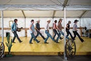 Beschwingt tanzen: Die Line Dancer finden am Country City Toggenburg mehrere Bühnen zum Tanzen. (Bild: PD)