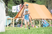Via Huckepack geht’s im Lager des Blaurings Sarnen vorwärts. (Bild: Pius Amrein (Obbürgen, 6. August 2018))