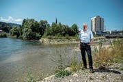Regierungspräsident Robert Küng beim Reusszopf, wo Reuss und Kleine Emme zusammenfliessen. (Bild: Pius Amrein, Luzern, 16. August 2018)