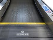Der Lift- und Rolltreppenhersteller Schindler hat in der ersten Jahreshälfte mehr neue Aufträge in seine Bücher schreiben können sowie auch Umsatz und Gewinn gesteigert. (Bild: KEYSTONE/GAETAN BALLY)
