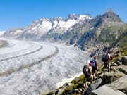 Bei Umsetzung des Klimaschutzabkommens liessen sich 30 Prozent des Schweizer Eisvolumens retten: Blick auf den Aletschgletscher. (Bild: KEYSTONE/ANTHONY ANEX)