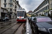 An der Bahnhofstrasse ist es eng – für die Züge der Appenzeller Bahnen oft zu eng. (Bild: Benjamin Manser)