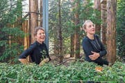Beatrice Dörig und Andrea Vogel machen den Vögeln Konkurrenz. (Bilder: Urs Bucher)