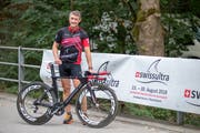 Der 54-jährige Arzt Beat Knechtle nimmt am Swiss-Ultra-Triathlon in Buchs teil. (Bild: Raphael Rohner)