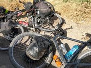 Velos der Touristen nach dem Angriff mit vier Opfern in Tadschikistan: Die Bundesanwaltschaft hat ein Strafverfahren eröffnet. (Bild: KEYSTONE/AP/ZULY RAHMATOVA)