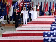 US-Vizepräsident Mike Pence (Links) nahm auf Hawaii die sterblichen Überreste mutmasslich in Nordkorea gefallener US-Soldaten in Empfang. (Bild: KEYSTONE/AP/SUSAN WALSH)