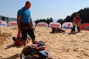 Stefan Fausch erklärt seine besten Schwünge. (Bild: Pascal Schönenberger)