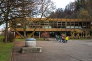 The Grenzhof school building in Littau: the city does not want to rehabilitate and expand the nearby school building Rönnimoos. (Image: Dominik Wunderli (November 22, 2016))