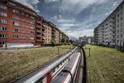Die Zufahrt zum Bahnhof Luzern im Bereich Bundesstrasse. (Bild: Pius Amrein, 16. Juni 2017)