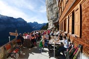   In good weather periods, the Aescher terrace is a magnet for thousands of people. (Photo: Keystone) 