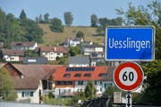 Blick von der Südseite der Thur auf das Dorf Uesslingen. (Bild: Donato Caspari)