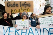 Journalisten der SDA demonstrieren gegen den Stellenabbau. (Bild: Peter Klaunzer/Keystone (Bern, 2. Februar 2018))