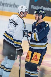   Family reunification in Zug: John (left) and Carl Klingberg. (Photo: Pius Amrein (23 August 2018) 