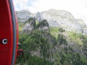 In diesem Gebiet zwischen dem Hinterrugg und Walenstadt SG ist am Donnerstag ein 37-jähriger Wingsuit-Pilot aus Polen zu Tode gestürzt. (Bild: Kantonspolizei St. Gallen)