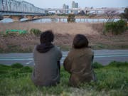 Koki Tanaka zeigt im Migros Museum in Zürich die Ausstellung «Vulnerable Histories (A Road Movie)». Im Mittelpunkt stehen Filme mit Gesprächen von zwei jungen Leuten. Die Ausstellung dauert vom 25. August bis 11. November 2018. (Bild: Koki Tanaka / Migros Museum für Gegenwartskunst)