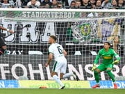Yann Sommer führt Gladbach im ersten Saisonspiel als Captain aufs Feld (Bild: KEYSTONE/AP/MARTIN MEISSNER)