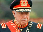 Die Witwe und Kinder des 2006 verstorbenen chilenischen Ex-Diktators Augusto Pinochet erhalten ein Millionen-Vermögen zurück. (Bild: KEYSTONE/AP/SANTIAGO LLANQUIN)