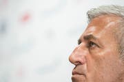 Selbstkritisch: der Schweizer Nationalcoach Vladimir Petkovic. (Bild: Peter Schneider/Keystone (Bern, 24. August 2018))