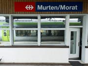 Der Bahnhof Murten wurde am Samstagabend für über eine Stunde evakuiert. (Bild: KEYSTONE/PETER SCHNEIDER)
