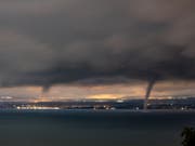 Eine Wasserhose am Sonntag über dem Bodensee. (Bild: Keystone/Dominic Kurz)