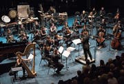 Alles neu: Matthias Pintscher leitet das Academy-Orchester im Luzerner Saal. (Bild: LF/Priska Ketterer)